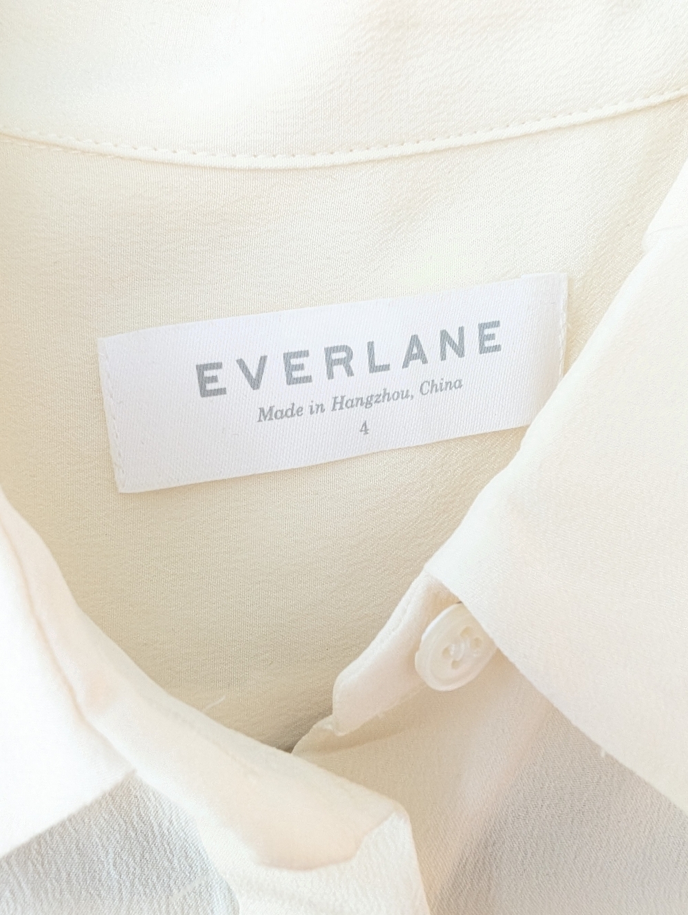 Everlane 100% Silk Ivory Button Down Blouse Size 4 - Picture 3 of 5